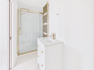 En Suite- click for photo gallery